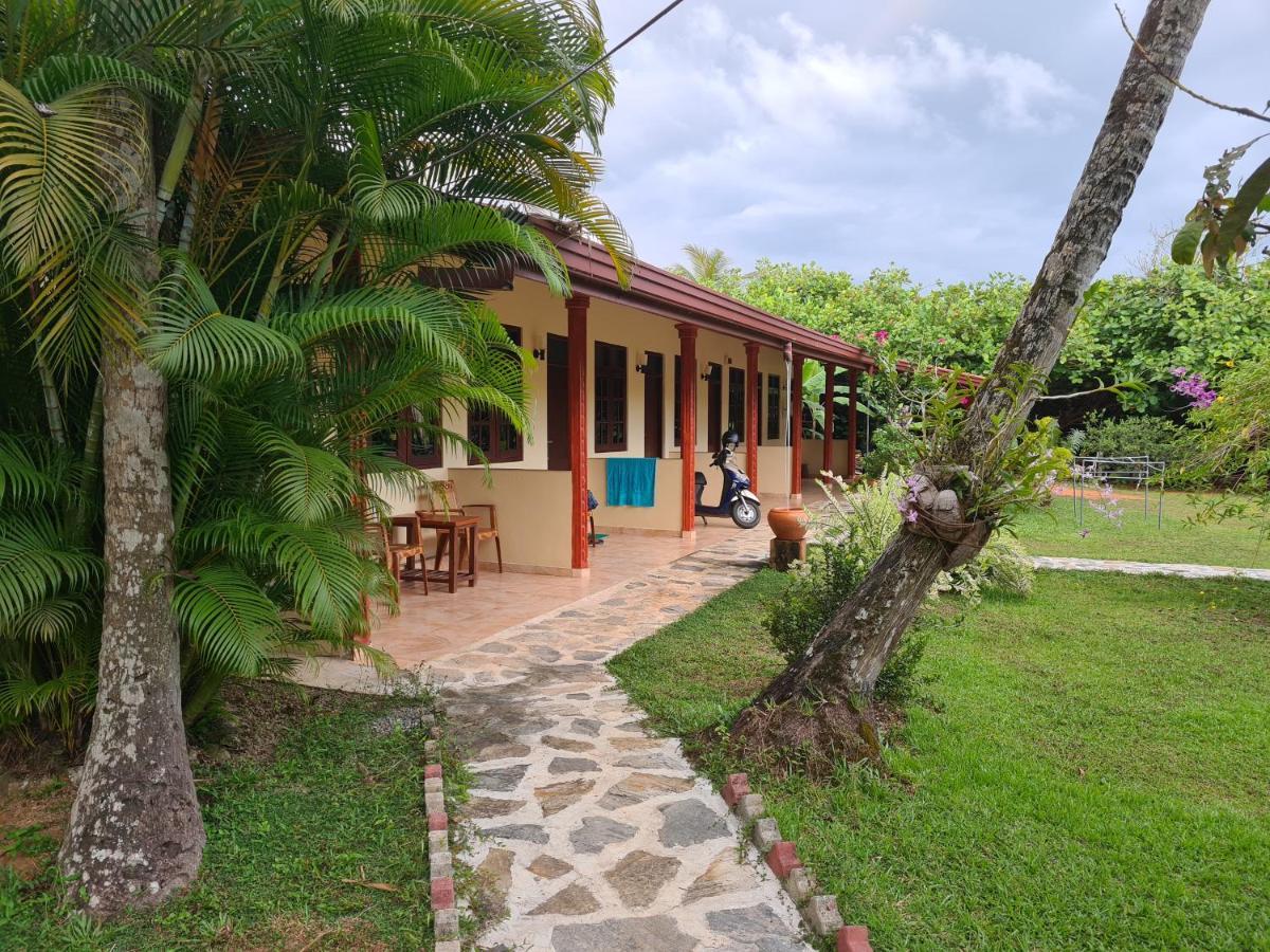Zum Deutschen Bed & Breakfast Bentota Exterior foto